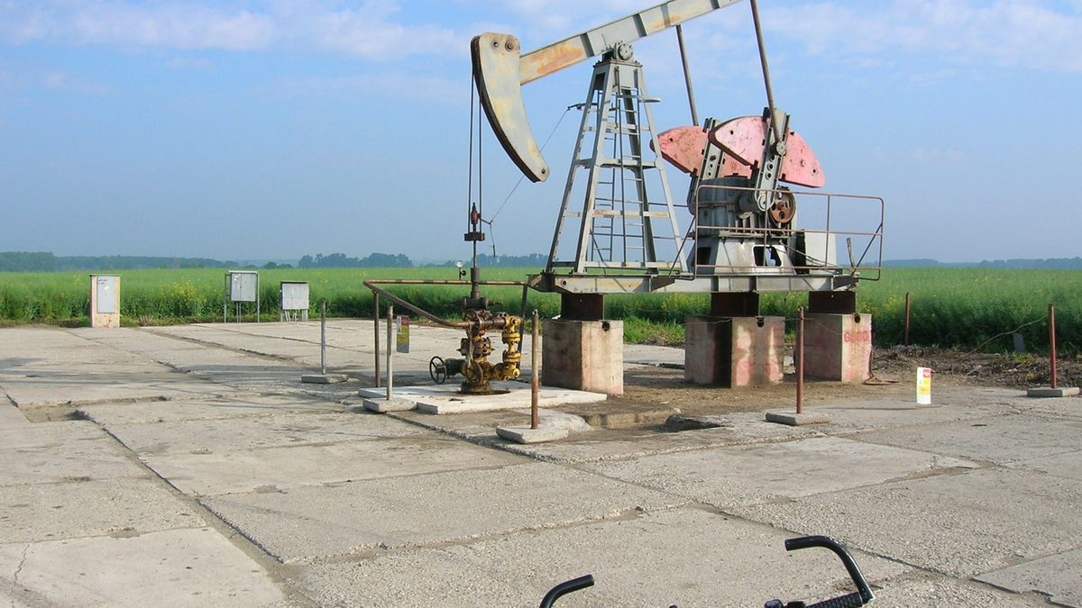 An oil pumpjack: an illustrative photo for Headwaters Wire