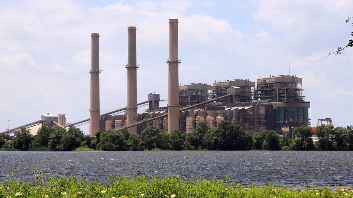 A power plant, an illustrative photo for a story on Headwaters Wire