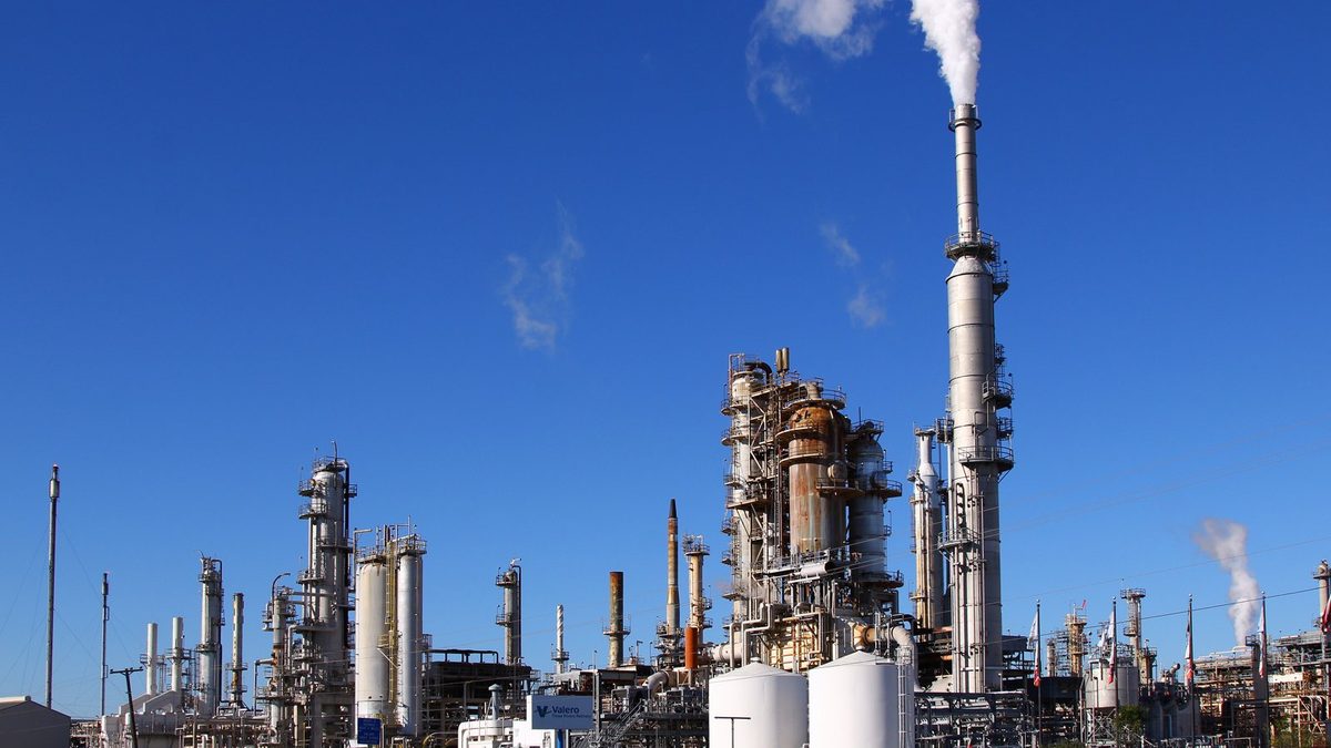 Illustrative photo of an oil refinery used by Headwaters Wire