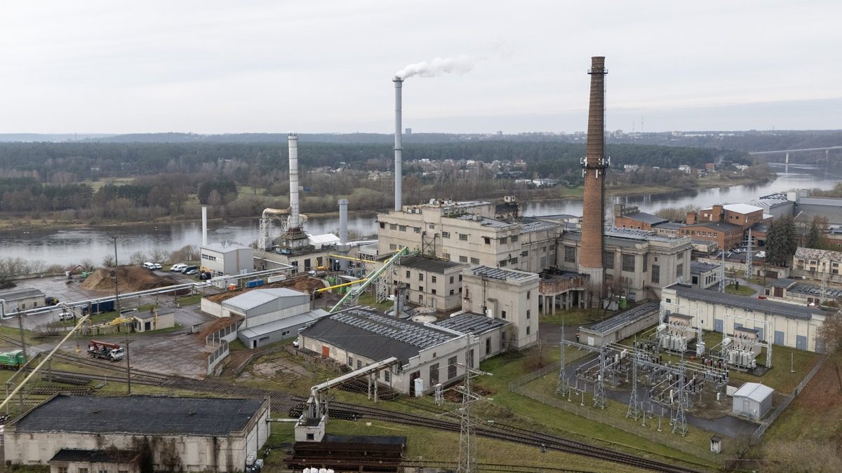 Illustrative image of a power plant for a Headwaters Wire story