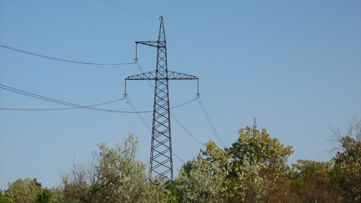 Illustrative photo: power transmission lines